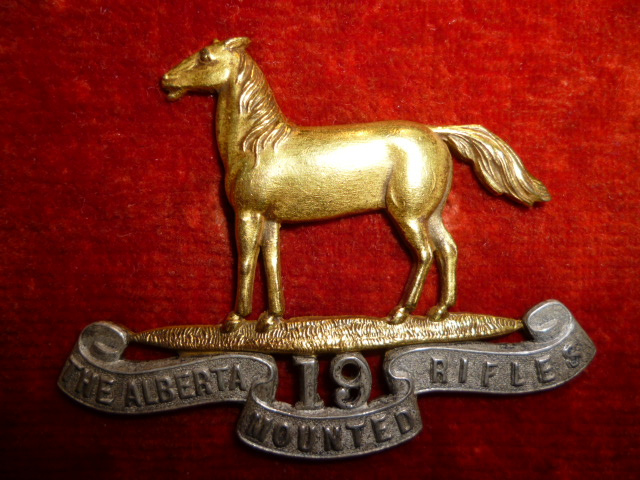 MC29 - 19th Alberta Mounted Rifles Officer's Silver & Gilt Cap Badge, Gaunt maker